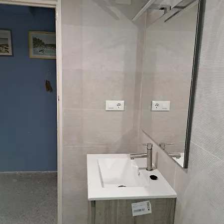 With Direct Access To The Sea * Salou