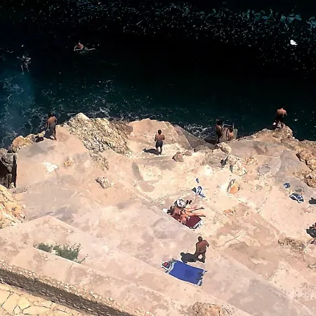 Apartment With Direct Access To The Sea *
