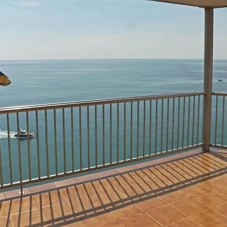 With Direct Access To The Sea Apartment Salou