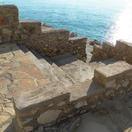 Apartment With Direct Access To The Sea *