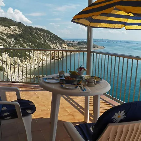 Apartment With Direct Access To The Sea Salou