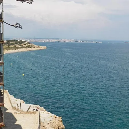 With Direct Access To The Sea Apartment *