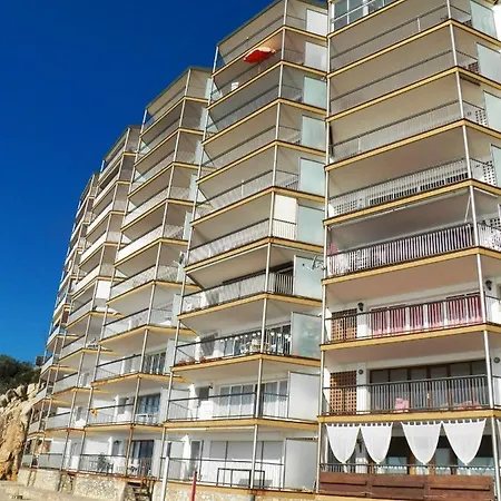 With Direct Access To The Sea Apartment Salou